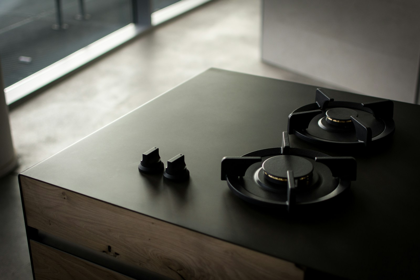 Photo by Paolo Bendandi black 2-burner stove